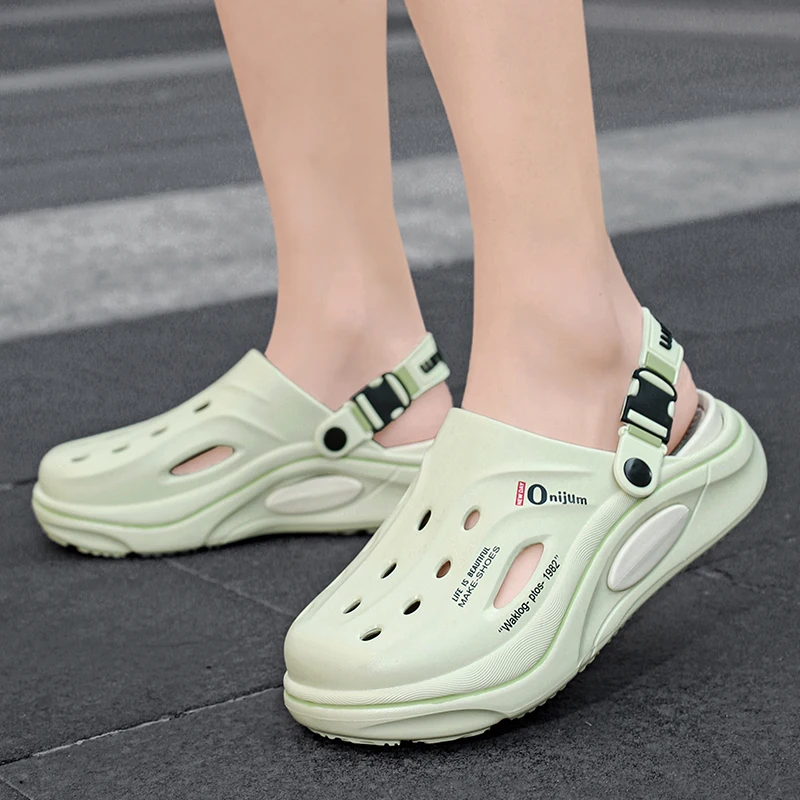 새로운 클래식 여름 클로그 남성 슬리퍼 통기성 정원 신 - Men Shoes Classic 리뷰 및 가격